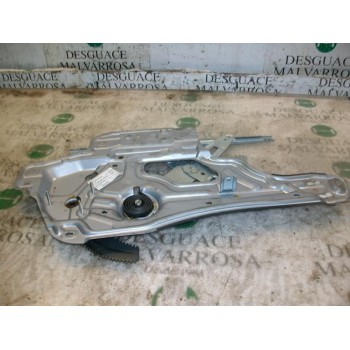 ELEVALUNAS DELANTERO DERECHO 8240626000 