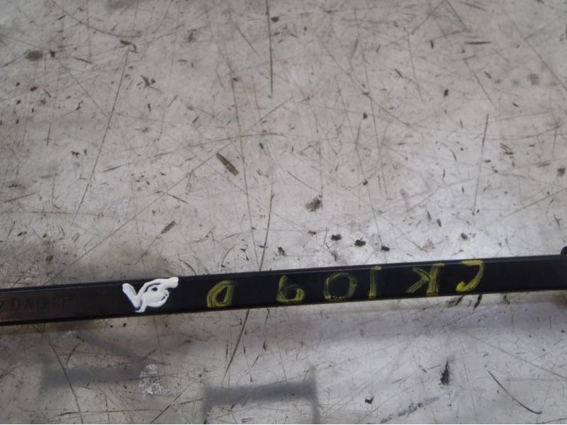 Recambio de brazo limpia delantero derecho para peugeot 207 x-line referencia OEM IAM   