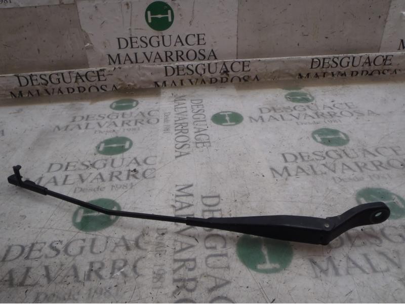 Recambio de brazo limpia delantero izquierdo para peugeot 207 x-line referencia OEM IAM   