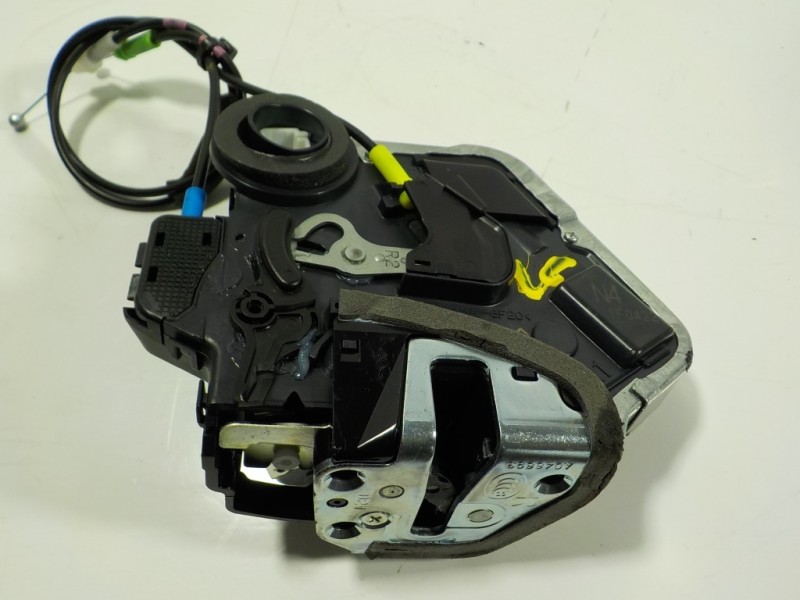 Recambio de cerradura puerta trasera derecha para lexus nx 300h 2wd referencia OEM IAM 6905012410  