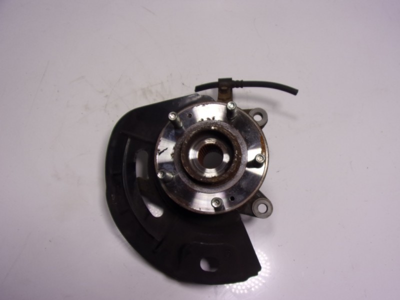 Recambio de mangueta delantera derecha para hyundai i40 1.7 crdi cat referencia OEM IAM 517163Z700  51750C1000