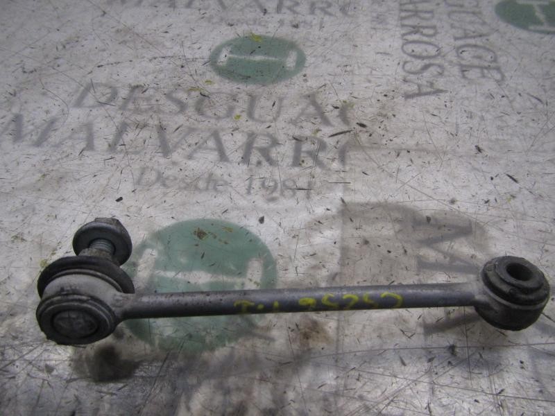 Recambio de tirante trasero izquierdo para bmw serie 1 berlina (e81/e87) 118d referencia OEM IAM 33556764428  