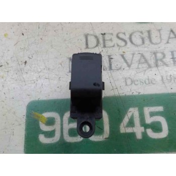 MANDO ELEVALUNAS DELANTERO DERECHO 3799568L00 