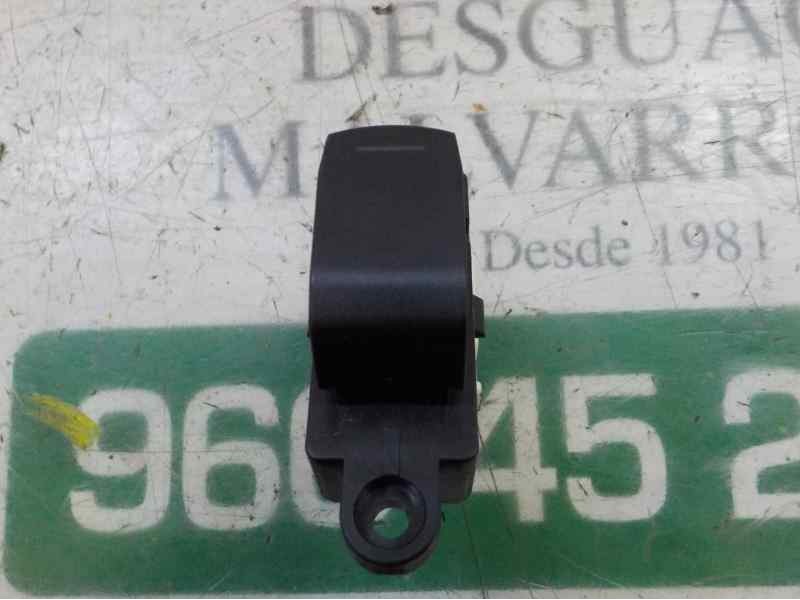 Recambio de mando elevalunas trasero derecho para suzuki s-cross 1.6 ddis referencia OEM IAM 3799568L00  