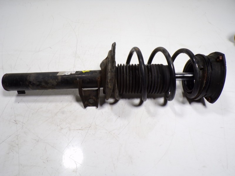 Recambio de amortiguador delantero izquierdo para volkswagen golf vii variant 2.0 tdi referencia OEM IAM 5Q0413023GQ  