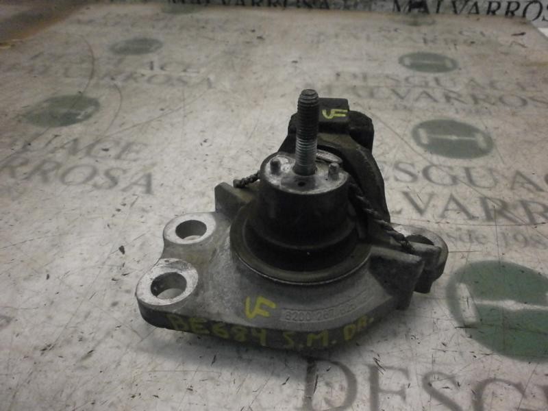 Recambio de soporte motor derecho para renault clio ii fase ii (b/cb0) campus referencia OEM IAM   