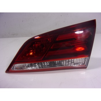 PILOTO TRASERO DERECHO INTERIOR 924043Z600 