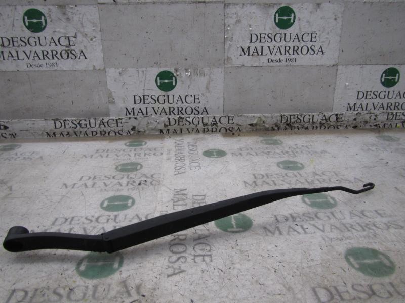 Recambio de brazo limpia delantero derecho para kia carens (un) ex i referencia OEM IAM 983201D000  