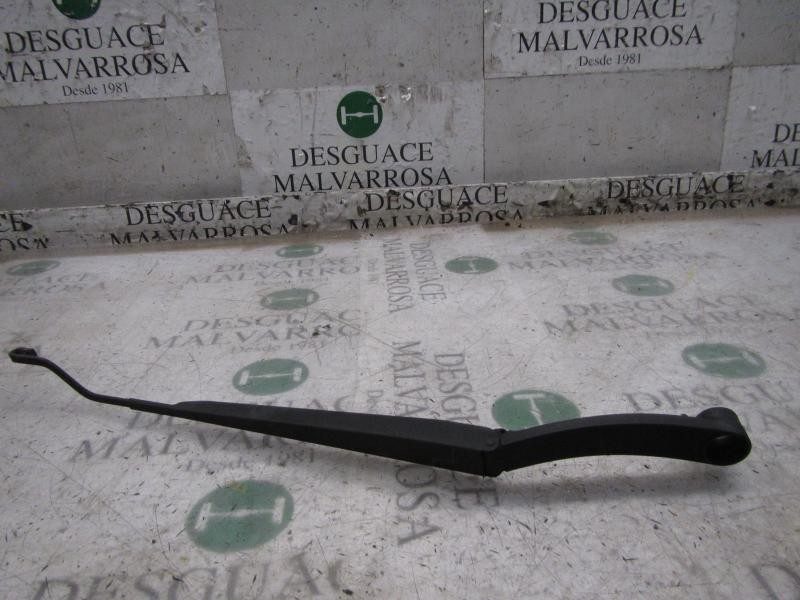 Recambio de brazo limpia delantero izquierdo para kia carens (un) ex i referencia OEM IAM 983101D000  