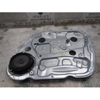 ELEVALUNAS DELANTERO DERECHO 824021D010 