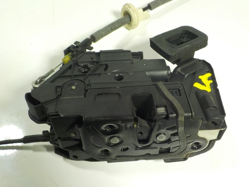 Recambio de cerradura puerta delantera derecha para volkswagen golf vii variant 2.0 tdi referencia OEM IAM 5K1837016E 5K1837016E