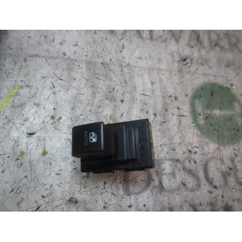 MANDO ELEVALUNAS DELANTERO DERECHO 935751H100EQ 