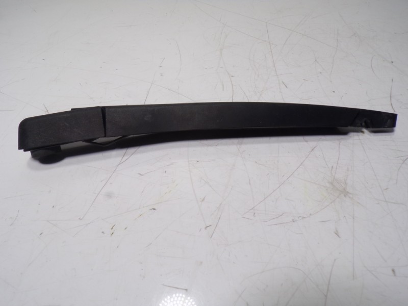 Recambio de brazo limpia trasero para fiat punto (199) easy referencia OEM IAM 55701469  