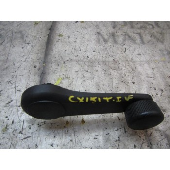 MANETA ELEVALUNAS TRASERA IZQUIERDA 8263022001EQ 