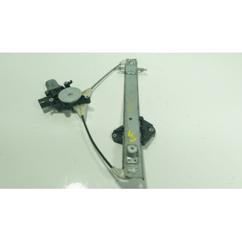 ELEVALUNAS TRASERO DERECHO 61042SC000 