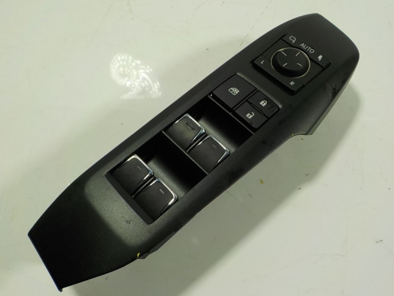 Recambio de mando elevalunas delantero izquierdo para lexus nx 300h 2wd referencia OEM IAM 8404078030 8404078030 