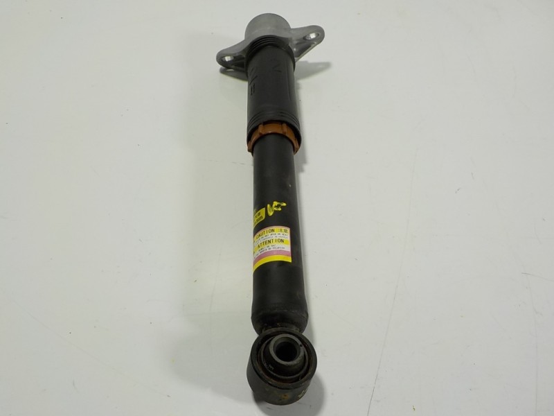 Recambio de amortiguador trasero izquierdo para toyota rav4 hybrid 4x2 advance referencia OEM IAM 4853080897 4853042130 