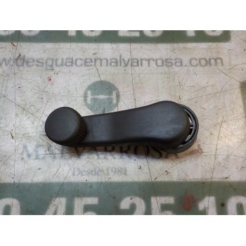 MANETA ELEVALUNAS TRASERA IZQUIERDA 