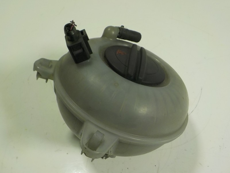 Recambio de deposito expansion para volkswagen golf vii variant 2.0 tdi referencia OEM IAM 5Q0121407G 5Q0121407G 