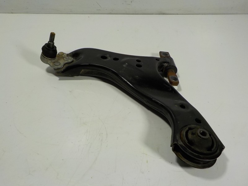 Recambio de brazo suspension inferior delantero izquierdo para toyota rav4 hybrid 4x2 advance referencia OEM IAM 4806942070  