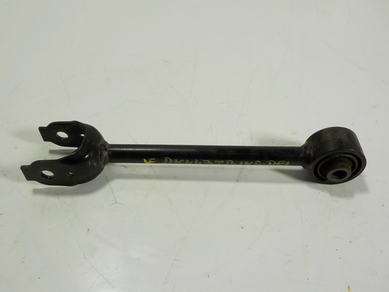 Recambio de brazo suspension inferior trasero derecho para toyota rav4 hybrid 4x2 advance referencia OEM IAM 4871042040  