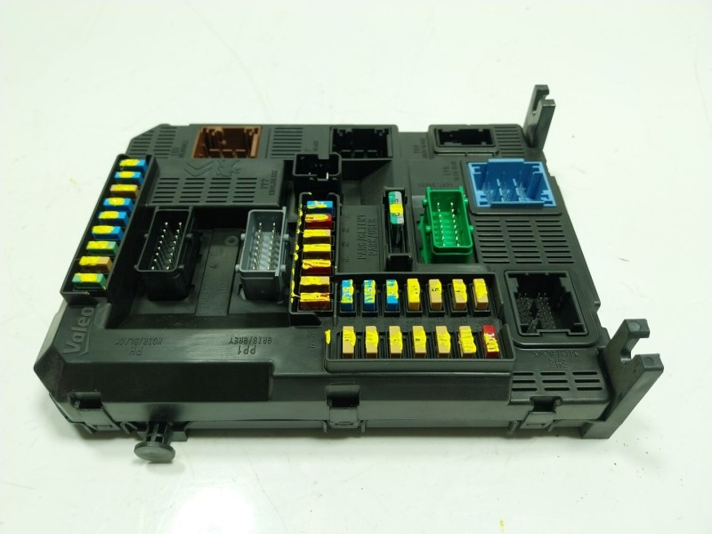 Recambio de caja reles / fusibles para peugeot 2008 i (cu_) 1.2 vti referencia OEM IAM 1617304880 9819850080 