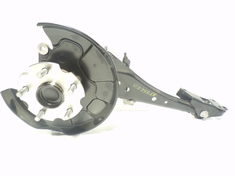 Recambio de mangueta trasera derecha para lexus nx 300h 2wd referencia OEM IAM 4230442020 8954452040 