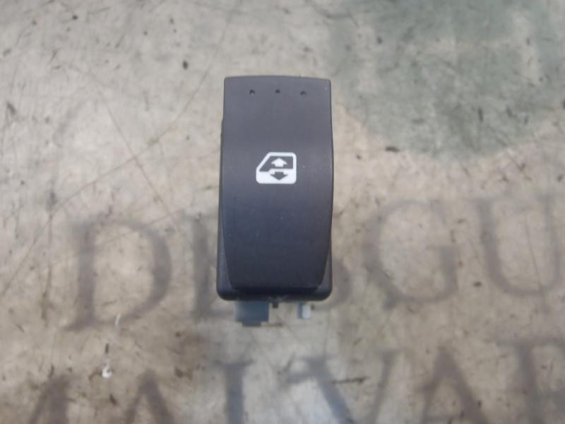 Recambio de mando elevalunas trasero derecho para renault megane ii berlina 5p confort dynamique referencia OEM IAM   