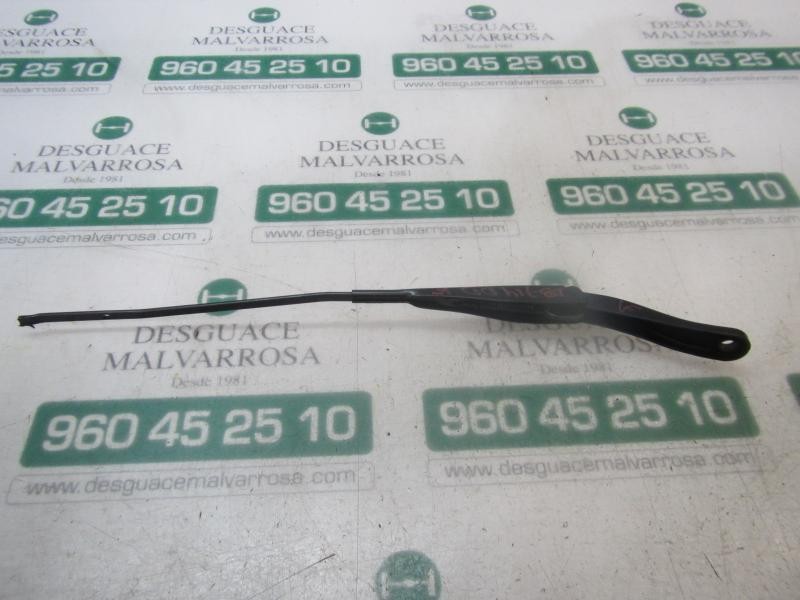 Recambio de brazo limpia delantero derecho para dacia sandero stepway referencia OEM IAM 288869727R  