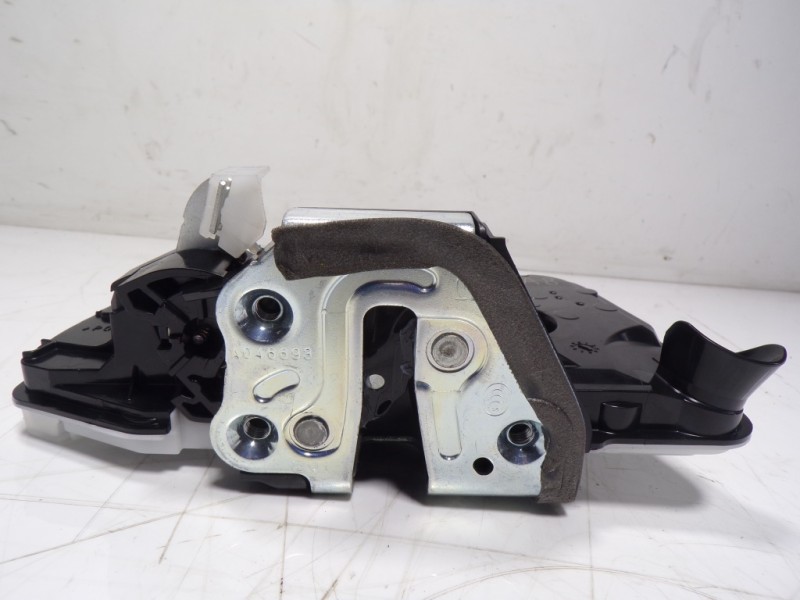 Recambio de cerradura puerta delantera izquierda para toyota rav4 hybrid 4x2 advance referencia OEM IAM 6904053140 10604225 