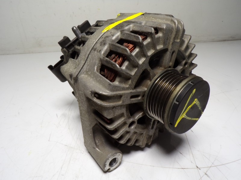 Recambio de alternador para bmw serie 1 lim. (f20) 2.0 turbodiesel referencia OEM IAM 12318578609 FG18D111 