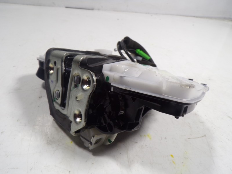 Recambio de cerradura puerta delantera izquierda para toyota corolla (e21) referencia OEM IAM 6904002491  