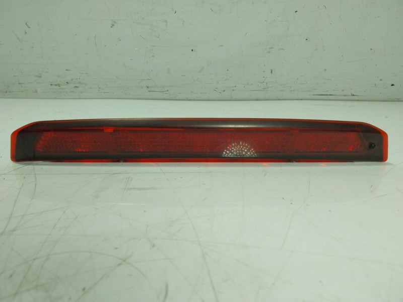 Recambio de piloto trasero central para ford c-max 1.6 tdci cat referencia OEM IAM 2085725  