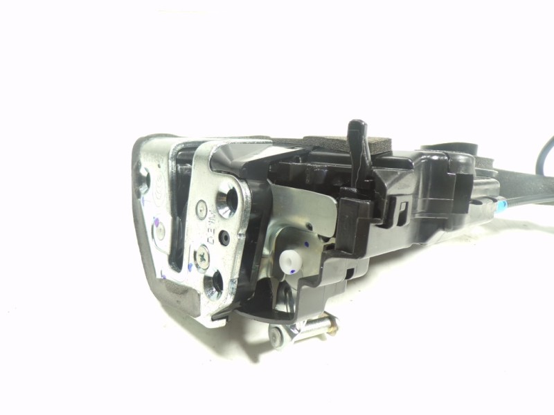 Recambio de cerradura puerta trasera izquierda para toyota corolla (e21) referencia OEM IAM 6906002580  