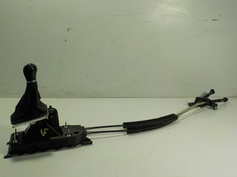 Recambio de palanca cambio para volkswagen golf vii variant 2.0 tdi referencia OEM IAM 5Q0711049AQ 5Q0711049AQ 