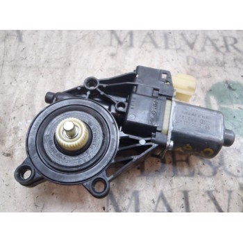 MOTOR ELEVALUNAS DELANTERO DERECHO 