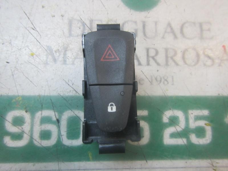 Recambio de warning para dacia sandero stepway referencia OEM IAM 252905668R  