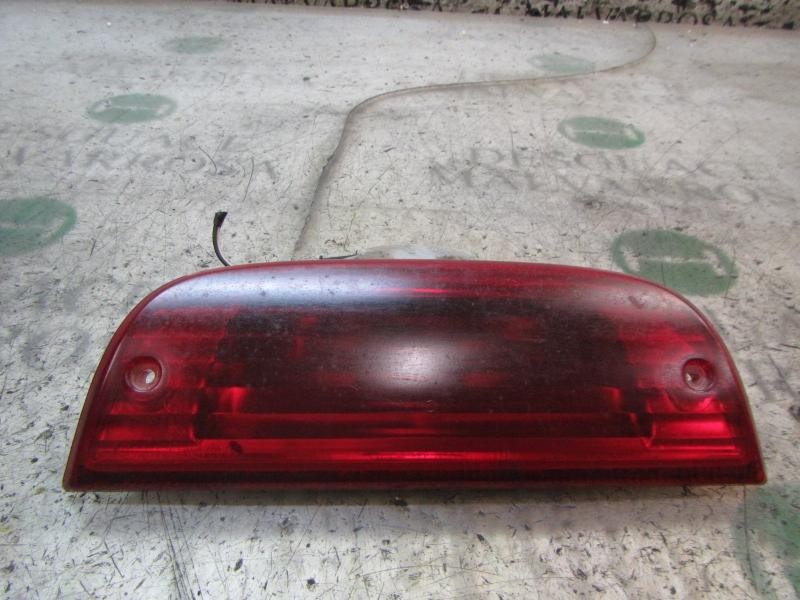 Recambio de piloto trasero central para chrysler jeep cherokee (kj) 2.5 crd cat referencia OEM IAM   