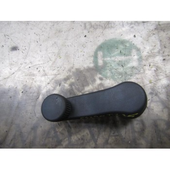 MANETA ELEVALUNAS TRASERA IZQUIERDA 1P08375819B9 