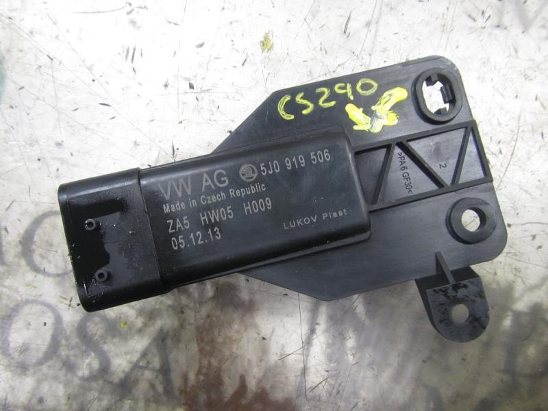 Recambio de caja precalentamiento para seat ibiza (6j5) 1.2 12v referencia OEM IAM 5J0919506 5J0919506 