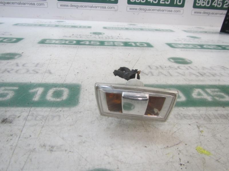 Recambio de piloto lateral derecho para opel zafira b 1.7 16v cdti referencia OEM IAM 13497990  