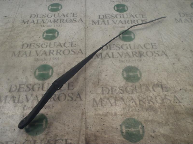 Recambio de brazo limpia delantero derecho para renault megane ii classic berlina dynamique referencia OEM IAM   