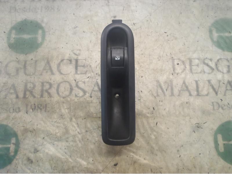 Recambio de mando elevalunas trasero derecho para renault megane ii classic berlina dynamique referencia OEM IAM   