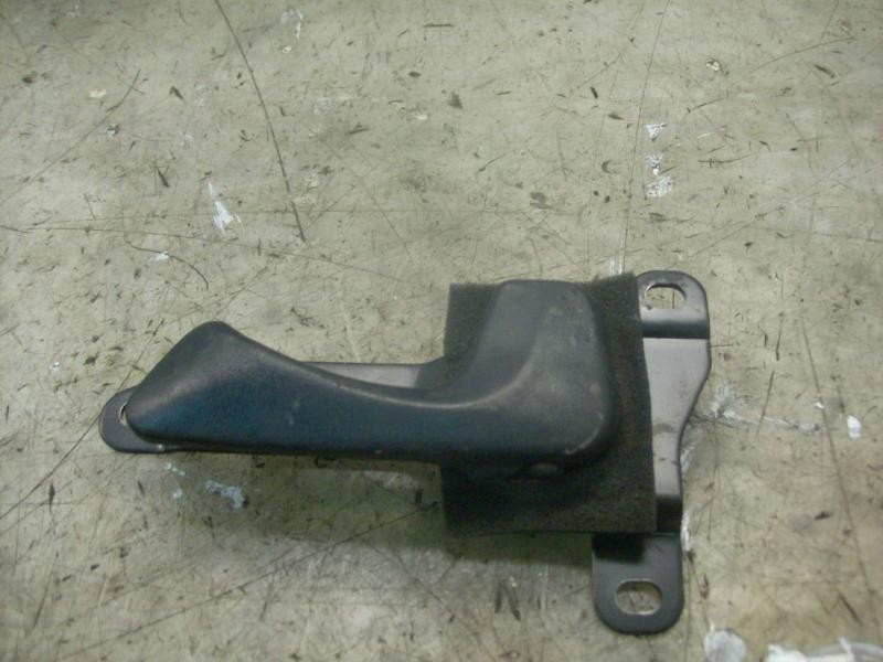 Recambio de maneta interior delantera derecha para mitsubishi galloper (hyundai) 2.5 td (3-ptas.) referencia OEM IAM   