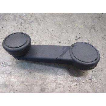 MANETA ELEVALUNAS TRASERA IZQUIERDA 