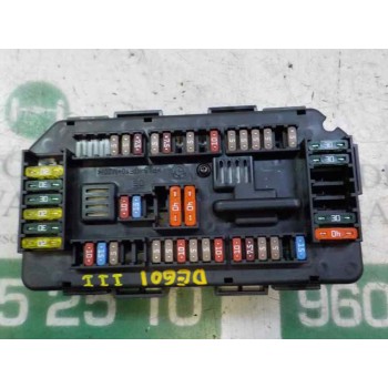 CAJA RELES / FUSIBLES 