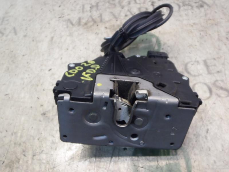 Recambio de cerradura puerta delantera derecha para opel corsa d catch me referencia OEM IAM   