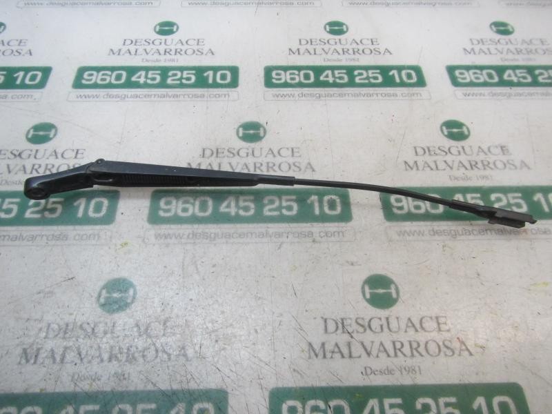 Recambio de brazo limpia delantero izquierdo para opel zafira b 1.7 16v cdti referencia OEM IAM 13145563  