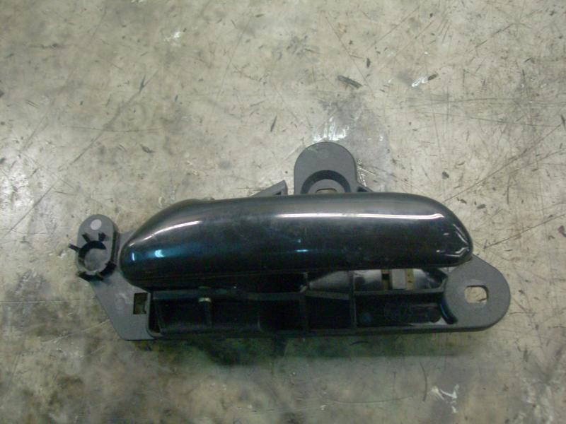 Recambio de maneta interior delantera izquierda para lancia lybra station wagon 1.9 jtd referencia OEM IAM   