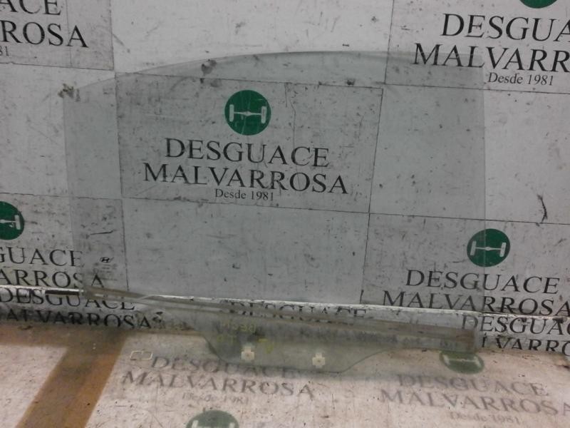 Recambio de cristal puerta trasero derecho para hyundai accent (mc) gl crdi referencia OEM IAM 834211E011  